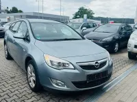 Gebraucht Opel Astra Edition 140 PS (102 kW) 2012 Kombi