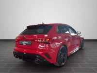 Neu Audi RS3 Sportback Advanced 400 PS (294 kW) 2026 Progressivrot metallic (metallic) Kleinwagen