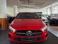 Gebraucht Mercedes A200 Night 150 PS (110 kW) 2019 Rot Limousine