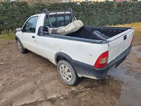 Gebraucht Fiat Strada 63 PS (46 kW) 2004 Weiß Pickup