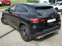 Second-hand Mercedes GLA200 Style 163 CP (119 kW) 2020 Negru SUV
