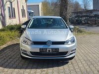 Second-hand VW Golf VII Trendline 110 CP (80 kW) 2016 Argintiu Berlinǎ