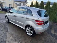 Gebraucht Mercedes B200 193 PS (141 kW) 2008 Silber Van / Kleinbus