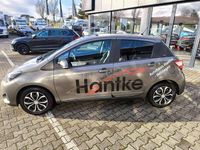 Gebraucht Toyota Yaris Hybrid Team 73 PS (53 kW) 2020 Grey metallic Limousine