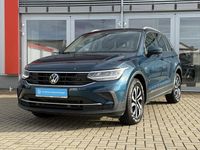 Gebraucht VW Tiguan Active 150 PS (110 kW) 2022 Blau metallic SUV