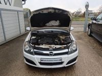 Gebraucht Opel Astra Edition 101 PS (74 kW) 2005 Weiß Limousine