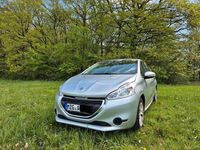 Gebraucht Peugeot 208 Active 68 PS (50 kW) 2013 Grau Kleinwagen