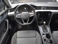 Gebraucht VW Passat 200 PS (147 kW) 2023 Grau Kombi