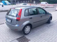 Używany Ford Fiesta Ambiente 101 KM (74 kW) 2002 Szary Hatchback