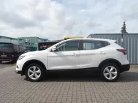 Gebraucht Nissan Qashqai Acenta 163 PS (119 kW) 2018 Weiß SUV