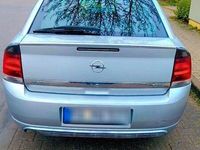 gebraucht Opel Vectra Modell 2002, neunter Monat mTOR 1,8 122 PS (P