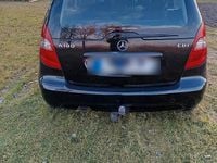 Käytetty Mercedes 180 2011 Musta Sedan