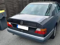 Brugt Mercedes E220 150 HK (110 kW) 1992 Sort Sedan