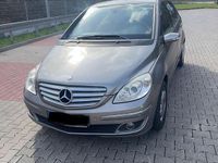 Gebraucht Mercedes B180 110 PS (80 kW) 2005 Silber Van / Kleinbus