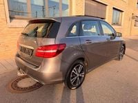 Gebraucht Mercedes B180 122 PS (89 kW) 2016 Grau Van / Kleinbus