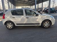 Gebraucht Dacia Sandero 75 PS (55 kW) 2009 Weiß Kleinwagen