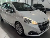 Gebraucht Peugeot 208 Allure 110 PS (80 kW) 2016 Weiß Kleinwagen