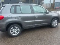 Gebraucht VW Tiguan Trendline 125 PS (91 kW) 2014 Grau SUV
