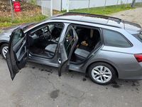 Gebraucht Skoda Octavia 150 PS (110 kW) 2024 Grau Kombi