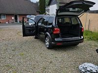 Gebraucht VW Touran Cross 140 PS (102 kW) 2011 Schwarz Van / Kleinbus