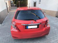 Gebraucht Toyota Yaris 90 PS (66 kW) 2011 Rot Kleinwagen