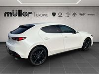 Neu Mazda 3 Exclusive 140 PS (102 kW) 2026 Snowflake white pearl Limousine