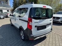 Gebraucht Dacia Dokker Stepway 109 PS (80 kW) 2019 Weiß Van / Kleinbus