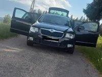 Gebraucht Skoda Superb Comfort 140 PS (102 kW) 2011 Schwarz Kombi