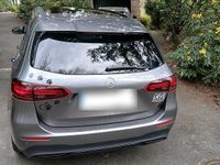 Gebraucht Mercedes B200 160 PS (117 kW) 2024 Grau Van / Kleinbus
