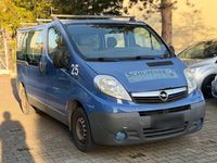 Gebraucht Opel Vivaro 114 PS (83 kW) 2010 Blau Van / Kleinbus