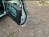 Gebraucht Nissan Almera 75 PS (55 kW) 1999 Silber Kleinwagen