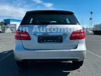 Gebraucht Mercedes B180 109 PS (80 kW) 2014 Silber Kleinwagen