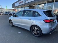 Gebraucht Mercedes B200 Progressive 163 PS (119 kW) 2024 Silver metallic Van / Kleinbus