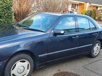 Gebraucht Mercedes E220 Elegance 143 PS (105 kW) 2000 Blau Limousine