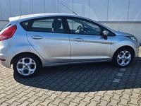 Gebraucht Ford Fiesta Trend 82 PS (60 kW) 2013 Silber Kleinwagen