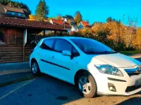 Gebraucht Toyota Auris Hybrid 136 PS (100 kW) 2011 Weiß Limousine