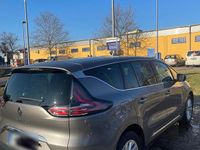 Usado Renault Espace 160 HP (117 kW) 2017 Andere farben Monovolume