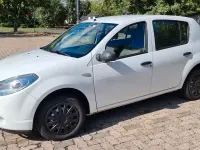 Gebraucht Dacia Sandero 75 PS (55 kW) 2011 Weiß Limousine