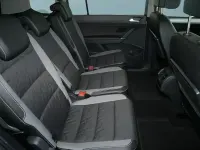 Gebraucht VW Touran 150 PS (110 kW) 2025 Silber Van / Kleinbus