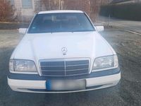 Gebraucht Mercedes C180 122 PS (89 kW) 1995 Weiß Limousine