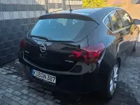 Gebraucht Opel Astra Edition 140 PS (102 kW) 2010 Schwarz Limousine