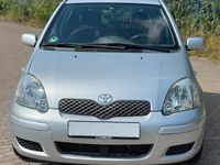 Gebraucht Toyota Yaris 87 PS (63 kW) 2004 Silber Kleinwagen