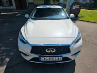 gebraucht Infiniti Q30 1.6t FWD, Top Zustand, 8Fach, Serviceheft