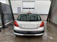 Gebraucht Peugeot 207 95 PS (69 kW) 2008 Silber Kleinwagen