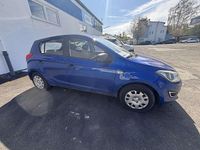 Gebraucht Hyundai i20 75 PS (55 kW) 2013 Blau Kleinwagen