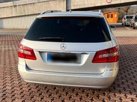 Gebraucht Mercedes E220 Avantgarde 170 PS (125 kW) 2009 Silber Kombi