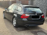 Gebraucht BMW 318 130 PS (95 kW) 2007 Schwarz Kombi