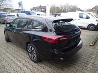 Używany Ford Focus Titanium 120 KM (88 kW) 2022 Czarny Sedan/Limuzyna