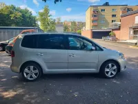 Gebraucht VW Touran Highline 140 PS (102 kW) 2013 Silber Van / Kleinbus