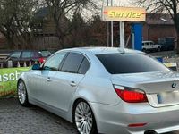 Gebraucht BMW 525 177 PS (130 kW) 2004 Silber Limousine